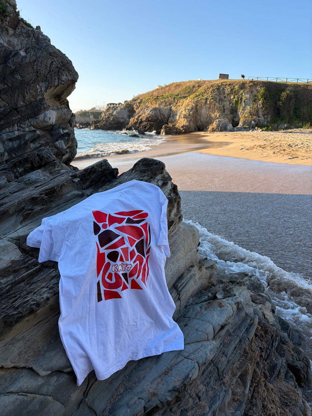 Graphic Tee Blanca